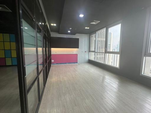 For Rent Bangkok Office Sathorn BTS Chong Nonsi Sathorn