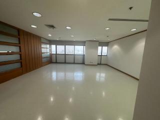 For Rent Bangkok Office Phahonyothin BTS Ari Phaya Thai