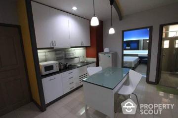 2-BR Condo at Pathumwan Resort near BTS Phaya Thai