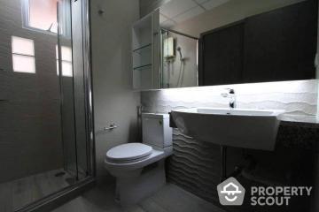 2-BR Condo at Pathumwan Resort near BTS Phaya Thai