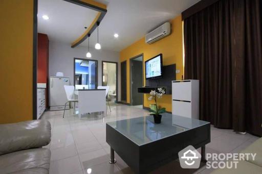 2-BR Condo at Pathumwan Resort near BTS Phaya Thai