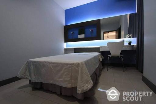 2-BR Condo at Pathumwan Resort near BTS Phaya Thai