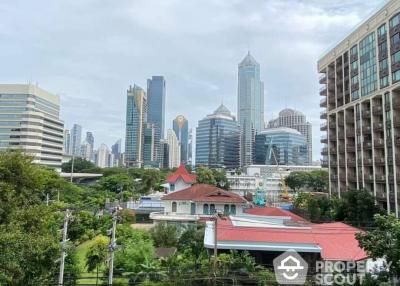 3-BR Condo at Royal Residence Park near BTS Phloen Chit