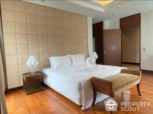 3-BR Condo at Royal Residence Park near BTS Phloen Chit