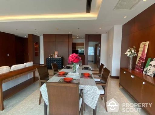 3-BR Condo at Royal Residence Park near BTS Phloen Chit