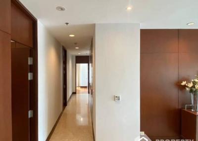 3-BR Condo at Royal Residence Park near BTS Phloen Chit