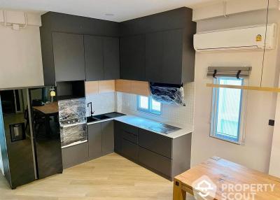 3-BR House at 3-Storey Townhome near BTS Phra Khanong