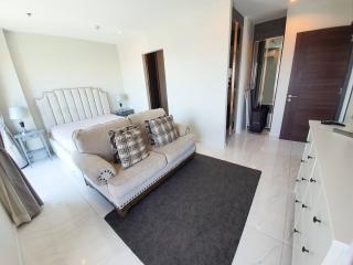 C Ekkamai 3 bedroom condo for sale with tenant