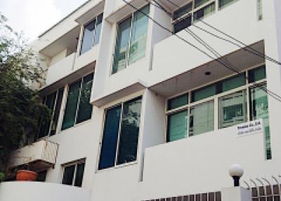 3 bedroom house for rent near Victory Monument