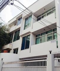 3 bedroom house for rent near Victory Monument