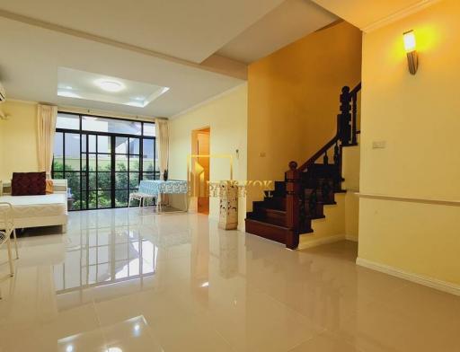 Baan Chicha Castle  Pet Friendly 3 Bedroom Townhouse in Phrom Phong