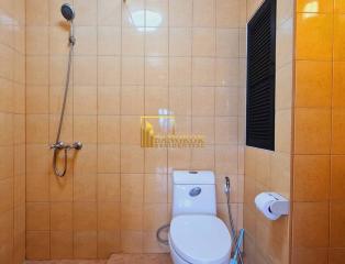 Baan Chicha Castle  Pet Friendly 3 Bedroom Townhouse in Phrom Phong