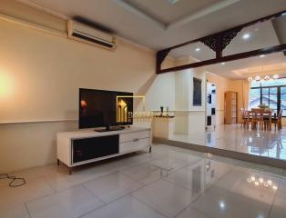 Baan Chicha Castle  Pet Friendly 3 Bedroom Townhouse in Phrom Phong