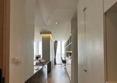Park 24  Awesome 3 Bedroom Condo For Sale in Phrom Phong