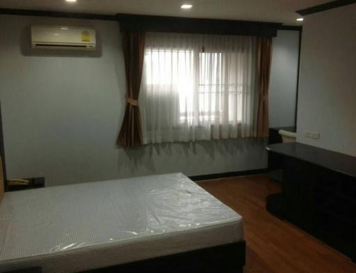 Baan Suanpetch  Spacious 2 Bedroom Phrom Phong Property