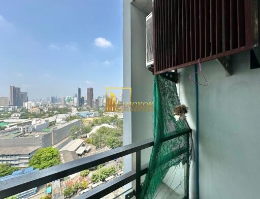 Nusasiri Grand Condo  Spacious 1 Bedroom Ekkamai Property Near BTS