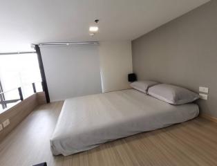Chewathai Residence  Modern 1 Bedroom Duplex Condo Near MRT