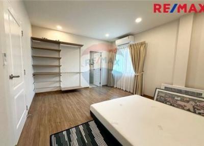 190 Sqm., 4 Beds Townhouse listed for ฿ 6,990,000.