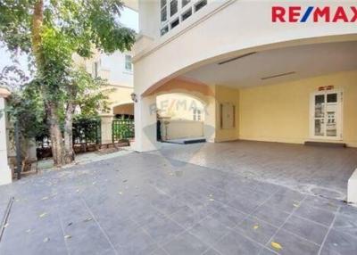 220 Sqm., 3 Beds Townhouse listed for ฿ 4,590,000.