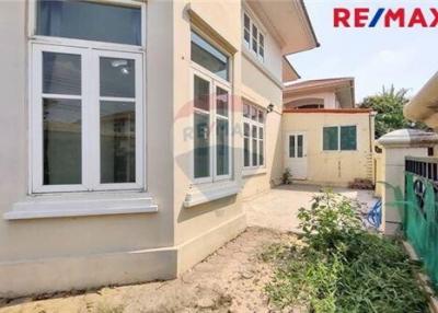 220 Sqm., 3 Beds Townhouse listed for ฿ 4,590,000.