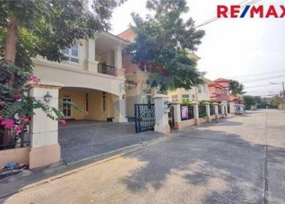 220 Sqm., 3 Beds Townhouse listed for ฿ 4,590,000.