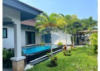 220 Sqm., 4 Beds, 4 Baths House listed for ฿ 9,950,000.