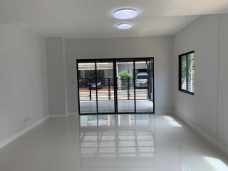 💝 3-story townhouse, renovated, Liang Mueang Nonthaburi Road, The Connect Up 3, Rattanathibet 17 🏠