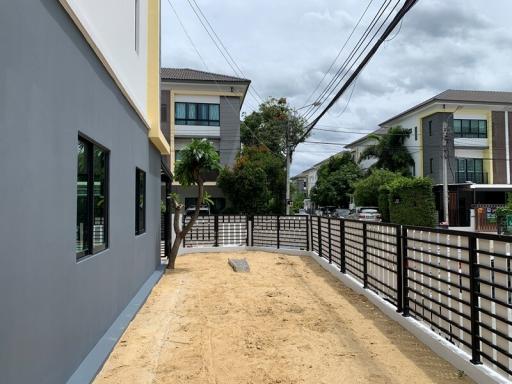 💝 3-story townhouse, renovated, Liang Mueang Nonthaburi Road, The Connect Up 3, Rattanathibet 17 🏠