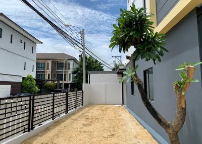 💝 3-story townhouse, renovated, Liang Mueang Nonthaburi Road, The Connect Up 3, Rattanathibet 17 🏠