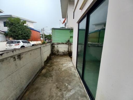 💝 2-story townhouse, Krungnon-Jongthanom Road. (Atchariya Phatthana Road) Modi Villa Village 🏠