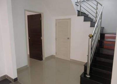 💝 Renovated 2-story house, University Road, Sirisuk Village 3 🏠