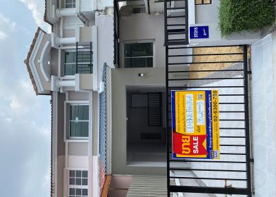 💝 2-story townhouse, Phraya Suren Road 🏠