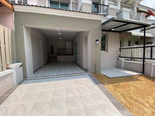 💝 2-story townhouse, Phraya Suren Road 🏠