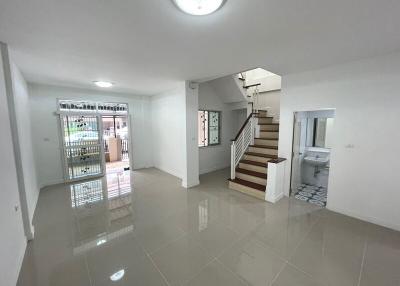 💝 2-story townhouse, Liab Khlong Song Road 🏠
