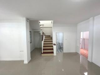 💝 2-story townhouse, Liab Khlong Song Road 🏠