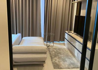 1-BR Condo at Noble Ploenchit near BTS Phloen Chit