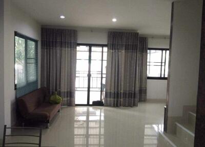 2 Bedrooms 2 Storyhouse for Sale in San phak wan, Hang Dong