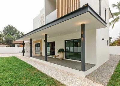 Brand new modern house for sale in Saraphi, Chiang Mai