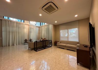 🏠 ใหม่ บ้านสวยพร้อมอยู่!!! 🔑 5 Bedroom 3-Storey @ Grand Bangkok Boulevard Ratchada-Ramintra 2 / Sale ฿38,500,000 Rent ฿250,000/mo