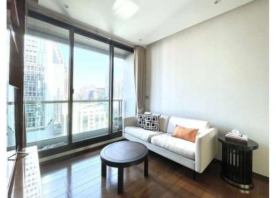 Ideal location for urban living at Prime Phathumwan Condo.