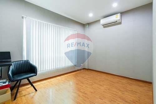 210 Sqm., 3 Beds Townhouse listed for ฿ 5,500,000.