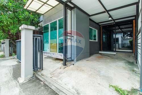 210 Sqm., 3 Beds Townhouse listed for ฿ 5,500,000.