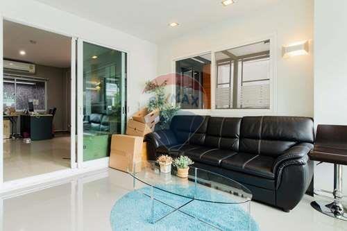 210 Sqm., 3 Beds Townhouse listed for ฿ 5,500,000.