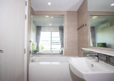 1 Bed apartment to rent : The Play Condo Huay Kaew Road