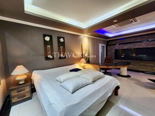 House For sale 4 bedroom 345 m² with land 520 m² in Pattaya Land and House, Pattaya