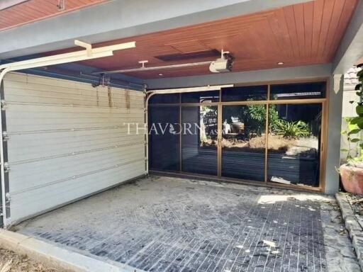 บ้าน ขาย 4 ห้องนอน 345 ตร.ม. ที่ดิน 520 m² ใน  Pattaya Land and House, Pattaya