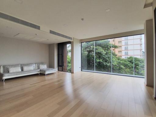 2-bedroom Low Rise condo for sale located in Soi Soonvijai