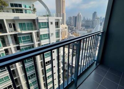 1-BR Condo at Xt Phayathai near BTS Phaya Thai