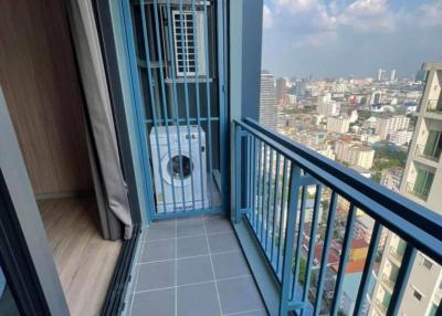 1-BR Condo at Xt Phayathai near BTS Phaya Thai