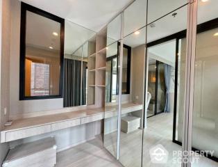 1-BR Condo at Life Asoke near ARL Makkasan